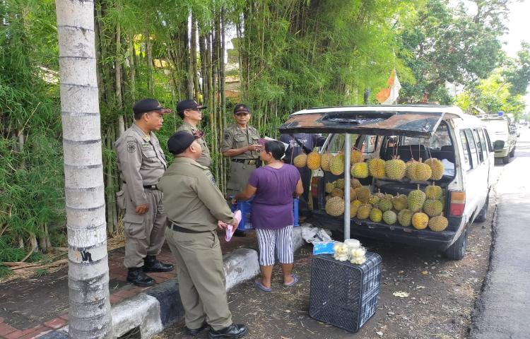 Membahayakan Lalulintas, PKL Di Tertibkan SatpolPP Badung