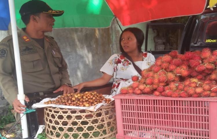 Pedagang Ganggu Lalulintas Di Latu, Ini Di Lakukan SatpolPP Badung