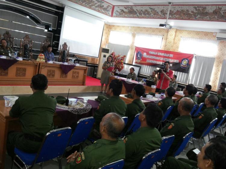 Pembinaan Kewaspadaan Dini tentang ketentraman dan ketertiban Umum di Kabupaten Badung yang dilaksanakan di kantor Desa Dalung