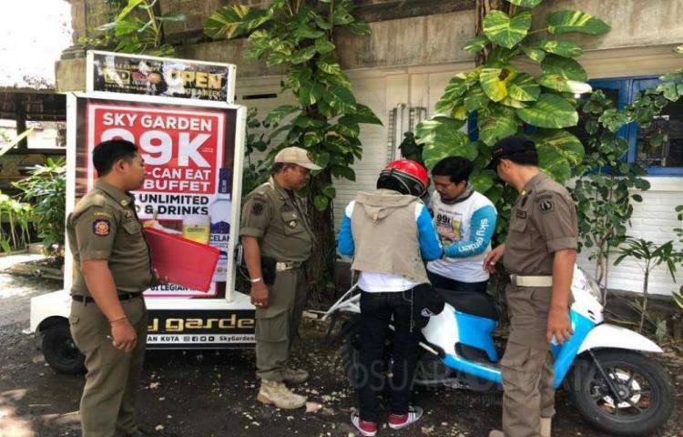 Penertiban parkir diatas trotoar jalan