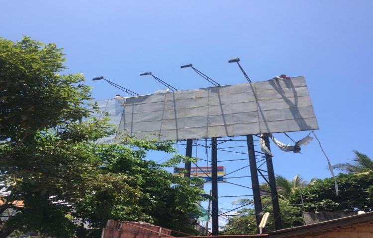 Satu Lagi, Billboard Reklame Di Kuta Di Bongkar Pol PP